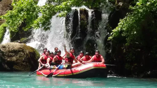 Sustainable Rafting Practices: How to Minimize Impact on the Environment